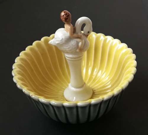 WADE - **RARE** CHERUB ON SWAN POSY BOWL 1957 110X100MM