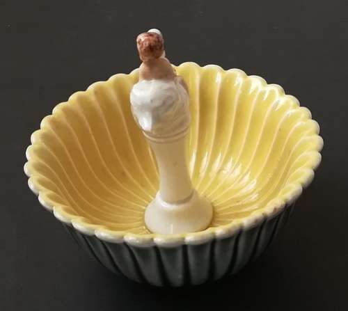 WADE - **RARE** CHERUB ON SWAN POSY BOWL 1957 110X100MM
