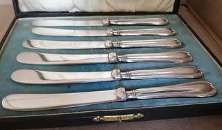 STERLING SILVER LONDON 1916 BOXED SET OF 6 BUTTER KNIVES  160MM BLADES EPNS
