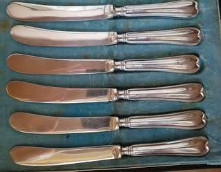 STERLING SILVER LONDON 1916 BOXED SET OF 6 BUTTER KNIVES  160MM BLADES EPNS