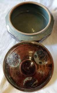 IAN GLENNY DARGLE VALLEY POTTERY LARGE TUREEN AND LID 140 X 300MM