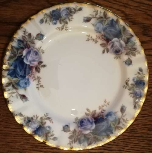 ROYAL ALBERT BONE CHINA ENGLAND **MOONLIGHT ROSE** BUTTER COVER AND PLATE 95X75MM