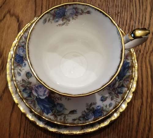 ROYAL ALBERT BONE CHINA ENGLAND **MOONLIGHT ROSE** 6 X TRIOS