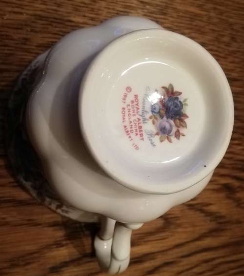 ROYAL ALBERT BONE CHINA ENGLAND **MOONLIGHT ROSE** 6 X TRIOS