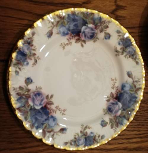 ROYAL ALBERT BONE CHINA ENGLAND **MOONLIGHT ROSE** TRIO **SMALL CHIP** SEE PHOTO