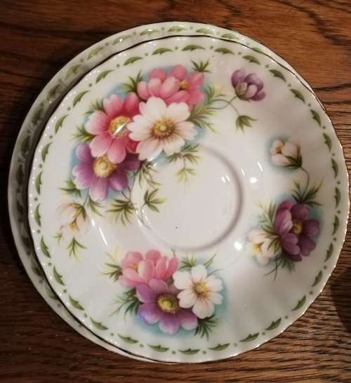 ROYAL ALBERT BONE CHINA ENGLAND OCTOBER TRIO