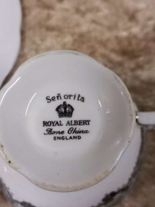 **RARE** ROYAL ALBERT BONE CHINA ENGLAND **SENORITA**  2 X TRIOS -SLIGHT GOLD WEAR **BID PER TRIO,**