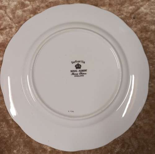 **RARE ** ROYAL ALBERT BONE CHINA ENGLAND **SENORITA** 2 X SIDE/CAKE PLATES 160MM **BID PER PLATE**