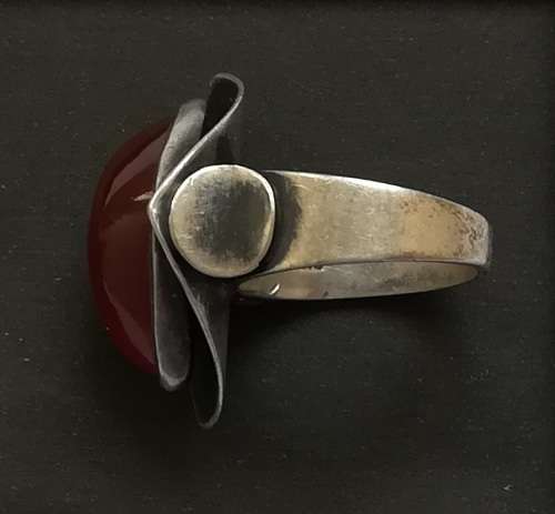 VINTAGE WW2 MID CENTURY MODERNIST STERLING SILVER + AMBER RING -SIZE **M**