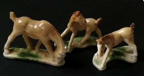 WADE HORSE SET 1 1953 (3 PIECE)