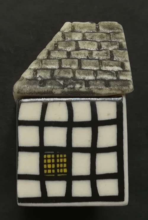 WADE WHIMSEY ON WAY NO.30 "MISS PRUNES HOUSE" 38X38MM