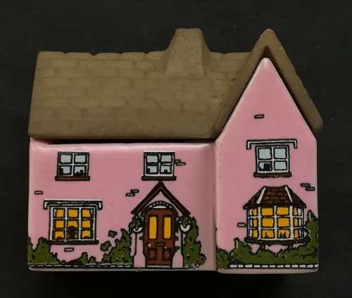WADE HOUSES NO.20 THE VICARAGE 41X51MM WHIMSEY ON WAY