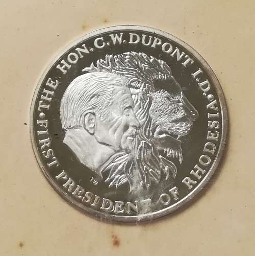 RHODESIA HISTORY SILVER MEDALLION VOLUYME ONE BOXED