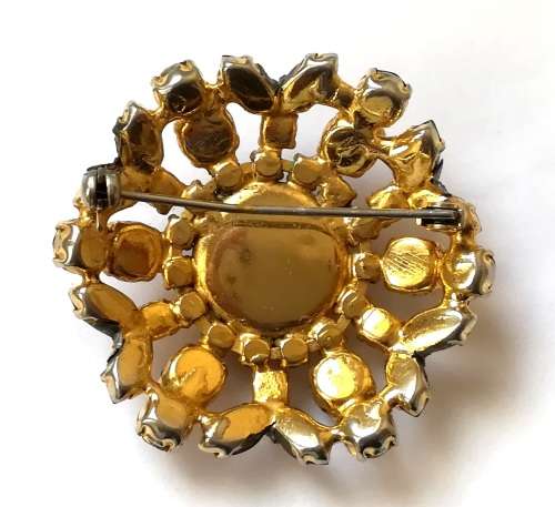 VINTAGE BROOCH 40 X 40MM