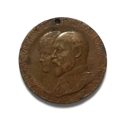 1902 KING EDWARD AND QUEEN ALEXANDRA CORONATION MEDALLION 24MM