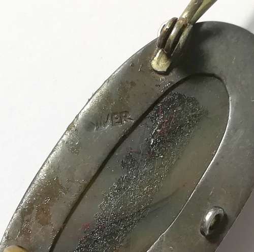 STERLING SILVER AND AGATE BROOCH 20 X 40MM