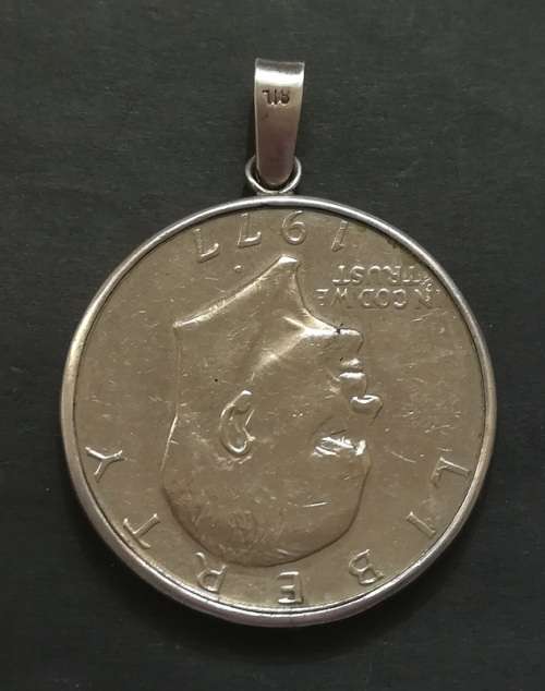 UNITED STATES 1977 LIBERTY DOLLAR - SILVER MOUNT PENDANT