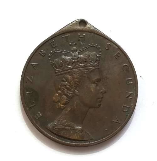 1953 ELIZABETH CORONATION MEDALLION 30MM