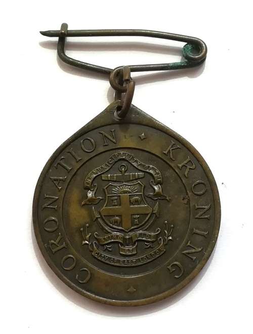1953 ELIZABETH CORONATION MEDALLION 30MM EAST LONDON
