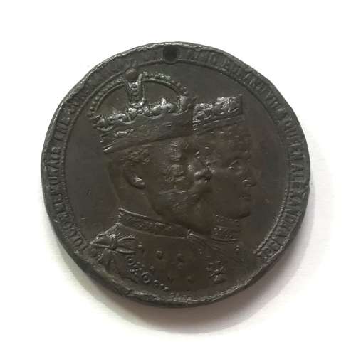 CORONATION OF EDWARD V111 + ALEXANDRA 1902 MEDALLION 32MM