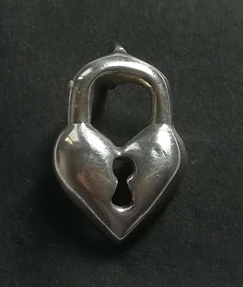 855 SILVER LOCK PENDANT 13X20MM