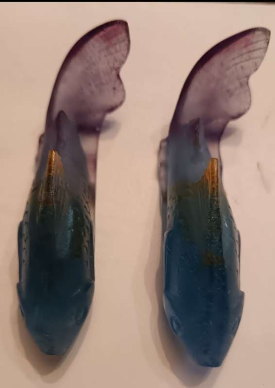 DAUM PATE DE VERRE FRANCE SIGNED PAIR CARP FISH IN SINGAPORE AIRLINES PRIORITY PASSENGER SERVICE BOX