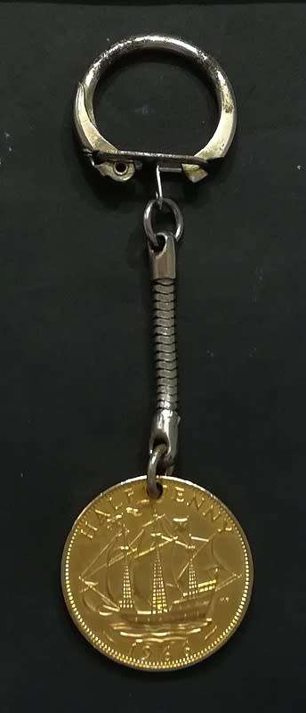 GREAT BRITAIN 1966 HALF PENNY KEY RING - GOLD PLATED