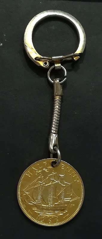 GREAT BRITAIN 1966 HALF PENNY KEY RING - GOLD PLATED