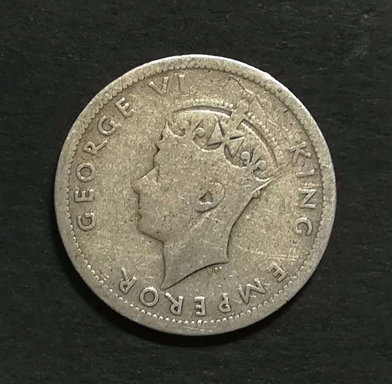 SOUTHERN RHODESIA 1941 SILVER 6 PENCE