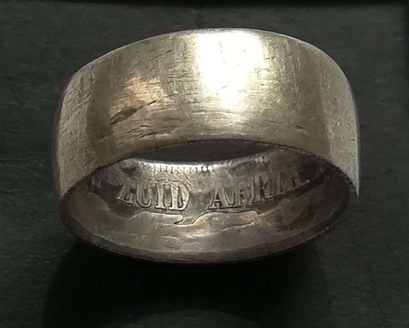 1896 TRENCH CART 2 SHILLINGS RING SIZE3 S