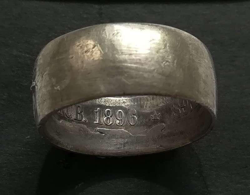 1896 TRENCH CART 2 SHILLINGS RING SIZE3 S