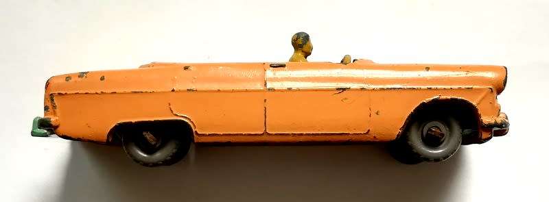 LESNEY MATCHBOX FORD ZODIAC CONVERTIBLE NO.39