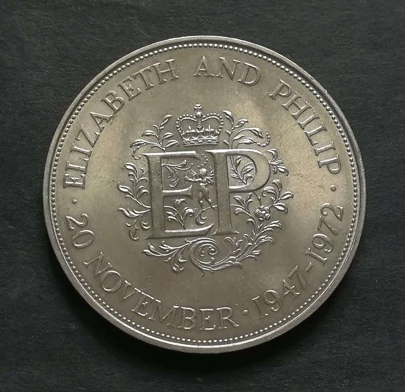 GREAT BRITAIN 1972 CROWN ELIZABETH + PHILIP