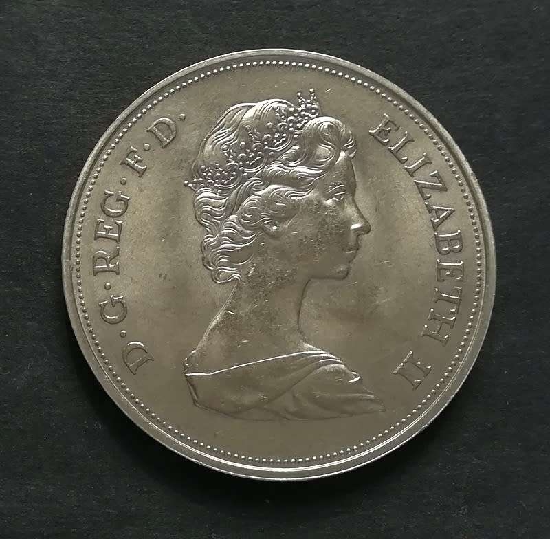 GREAT BRITAIN 1972 CROWN ELIZABETH + PHILIP