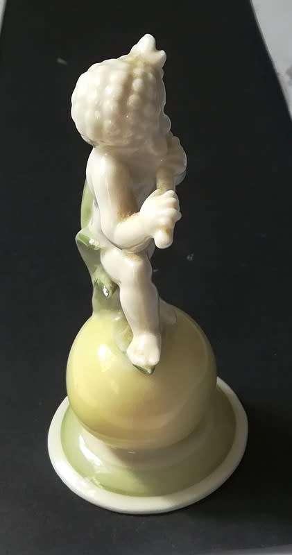 HUTSCHENREUTER GERMANY FIGURE ON BALL PLAYING FLUTE 95X40MM