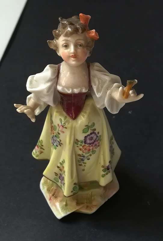 MEISSEN GERMANY 20TH CENTURY FIGURE OF A LADY 95X35MM