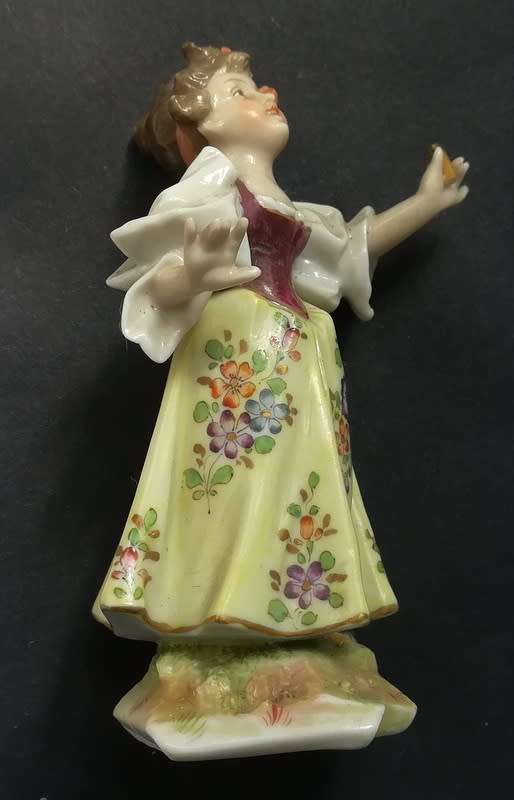 MEISSEN GERMANY 20TH CENTURY FIGURE OF A LADY 95X35MM