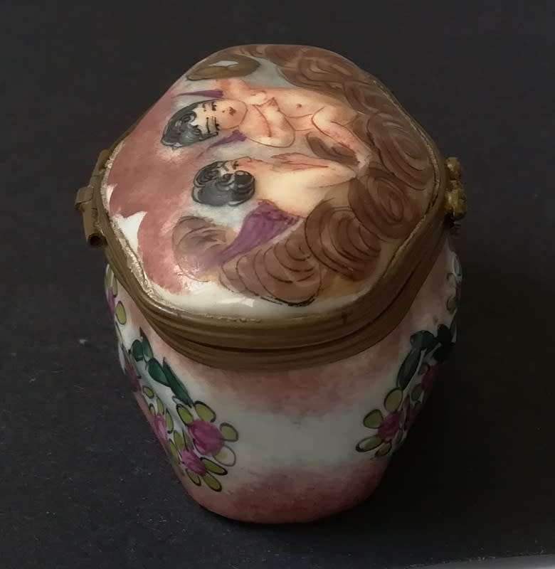CAPIDIMONTE ITALY HANDPAINTED PILLBOX 60X45X35MM