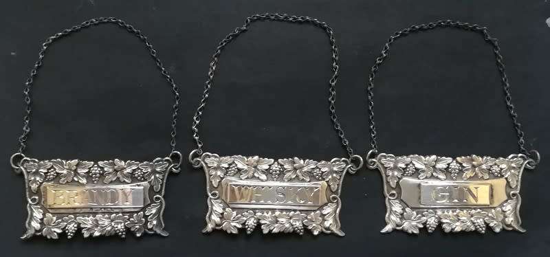 GEORGIAN SILVER BIRMINGHAM 1834 DECANTER LABLE SET - BRANDY, WHISKEY,GIN 30 X 60MM