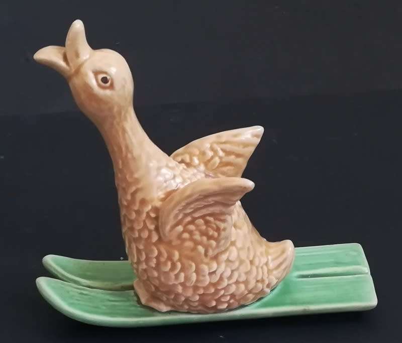 **RARE**SYLVAC SKIING DUCK 1680 N0 CHIPS, CRACKS OR RESTORATION 135X125X40MM