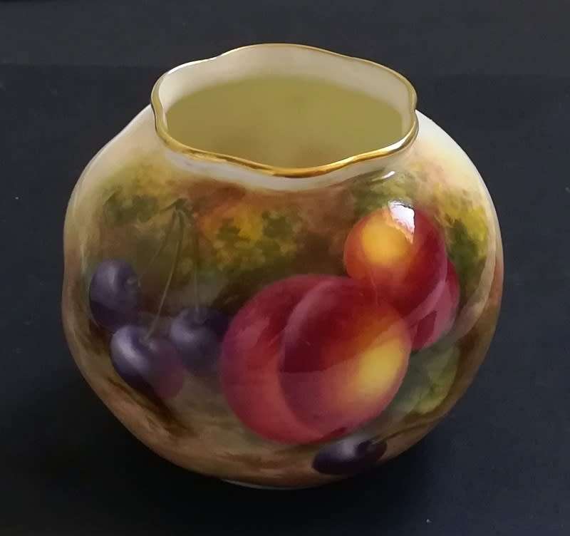 ROYAL WORCESTER VASE SIGNED *M AYMON* 65X80MM