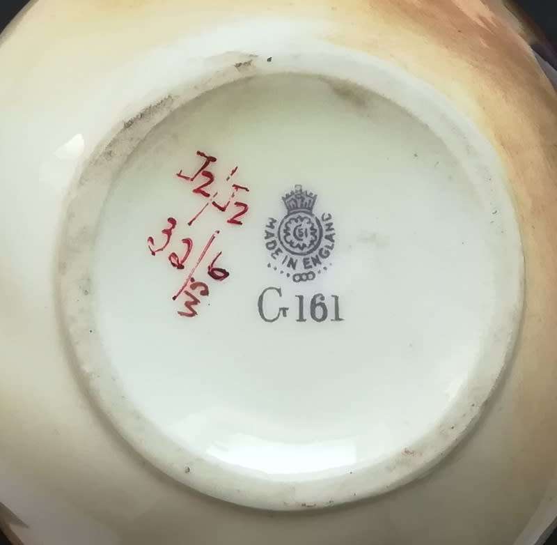 ROYAL WORCESTER VASE SIGNED *M AYMON* 65X80MM