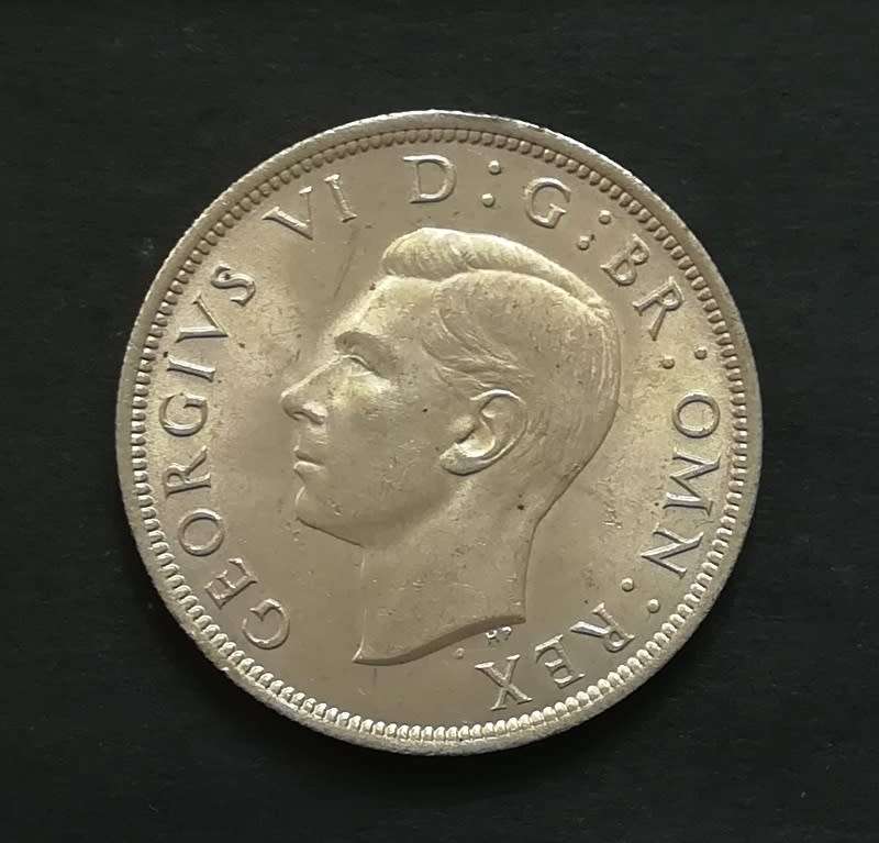 GREAT BRITAIN 1940 SILVER HALF CROWN *EXCELLENT*