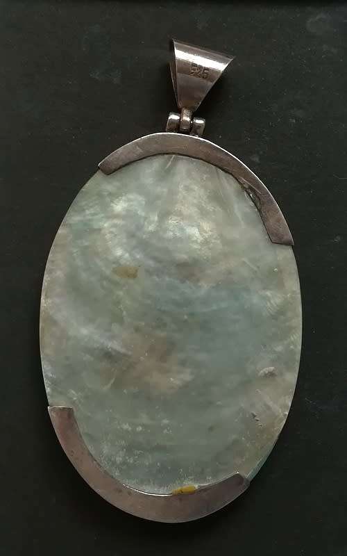 STERLING SILVER AND SHELL PENDANT 40X70MM