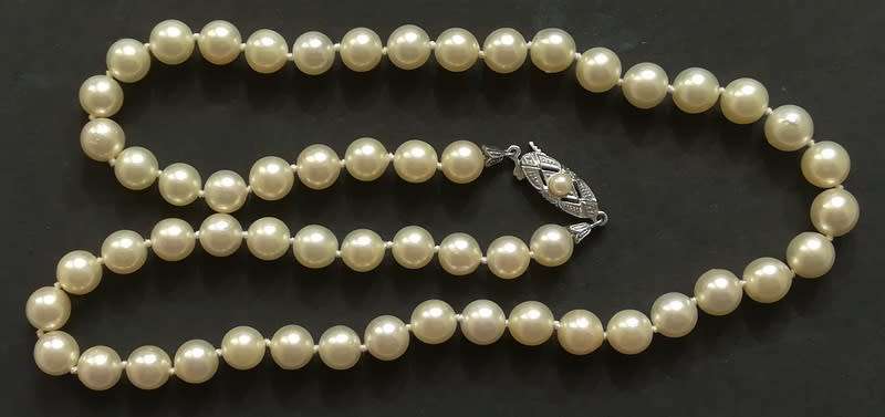 585 14K GOLD AND PEARL NECKLACE 470MM