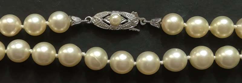585 14K GOLD AND PEARL NECKLACE 470MM