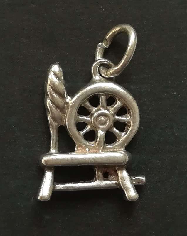 STERLING SILVER CHARM - SPINNING WHEEL 13X13MM 3 GRAMS