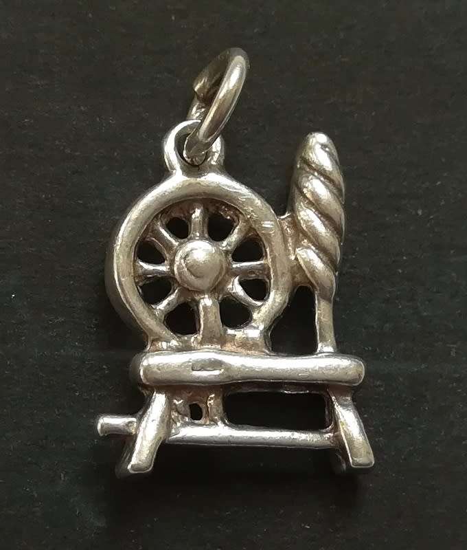 STERLING SILVER CHARM - SPINNING WHEEL 13X13MM 3 GRAMS