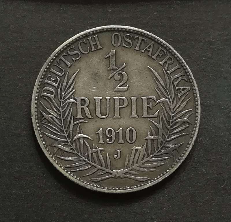 GERMAN EAST AFRICA SILVER 1910J 1/2/ RUPIE