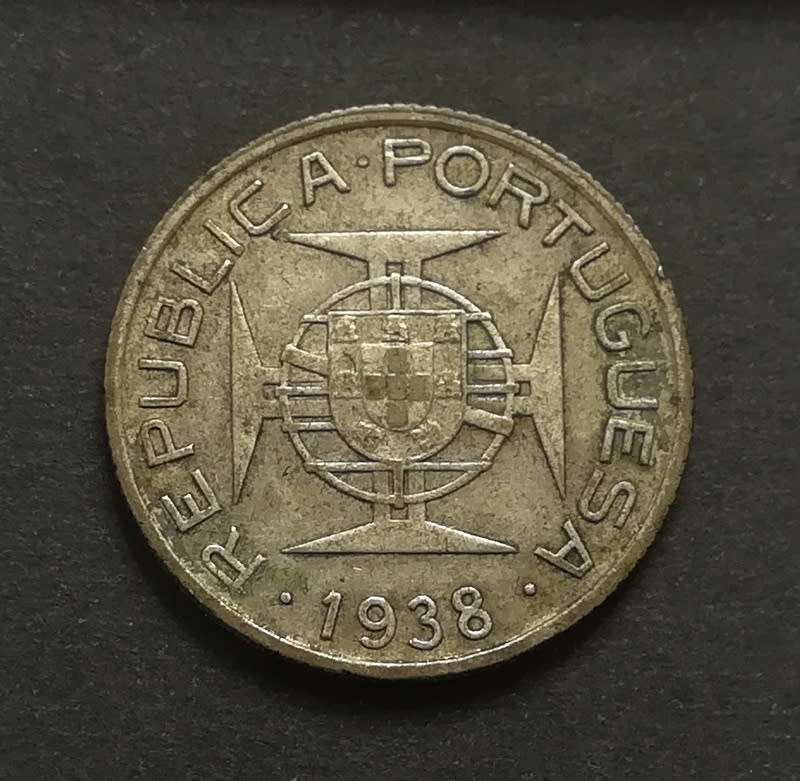 MOZAMBIQUE 1938 SILVER 2.5 ESCUDOS